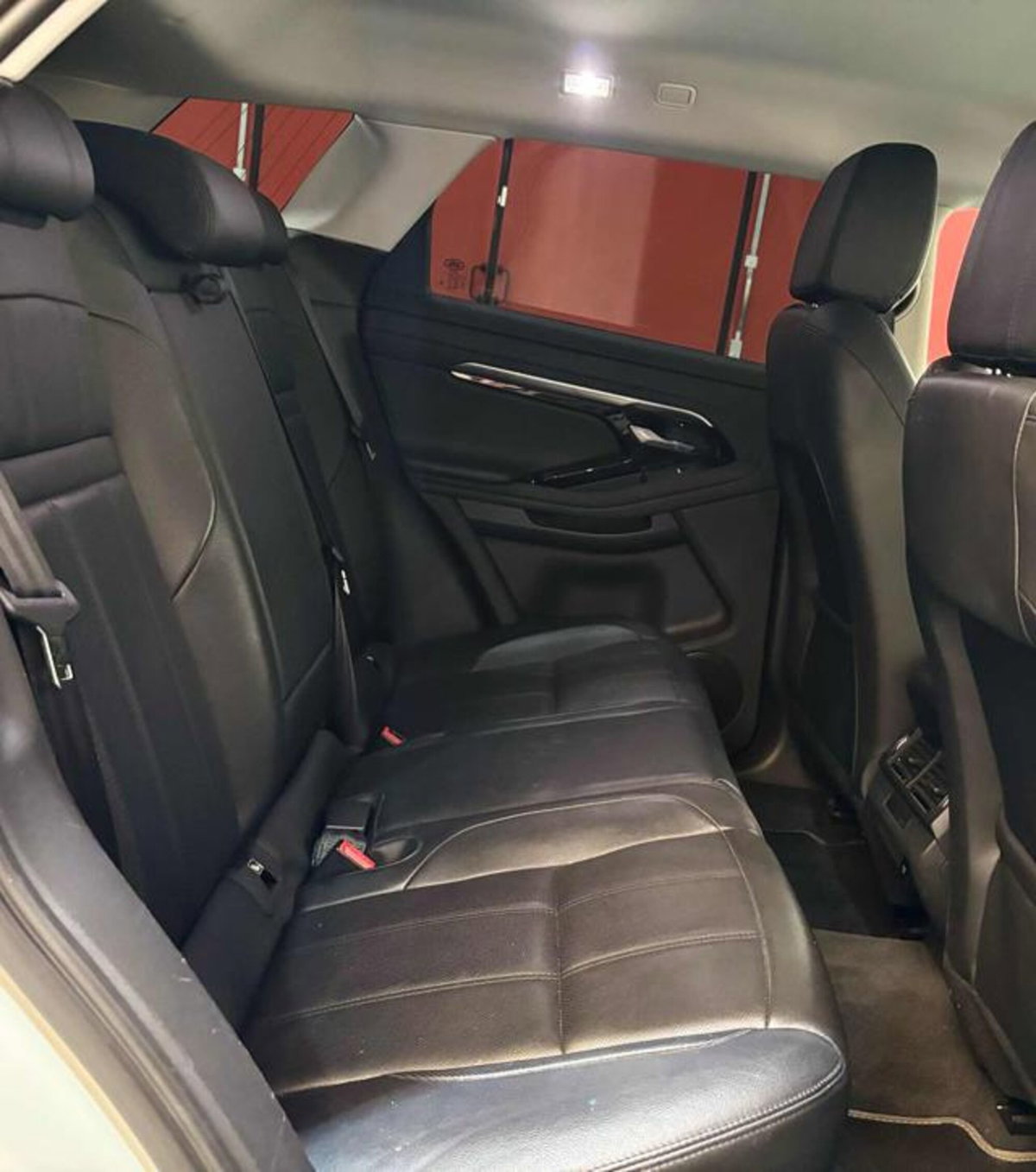 Land Rover Range Rover Evoque 2.0D I4-L.Flw 150CV AWD Aut R-Dynamic HSE (15)