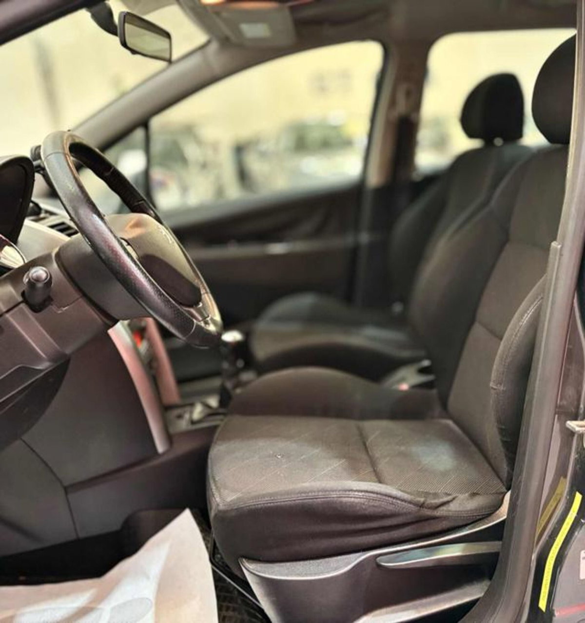 Peugeot 207 SW HDi 110CV XS Ciel (11)