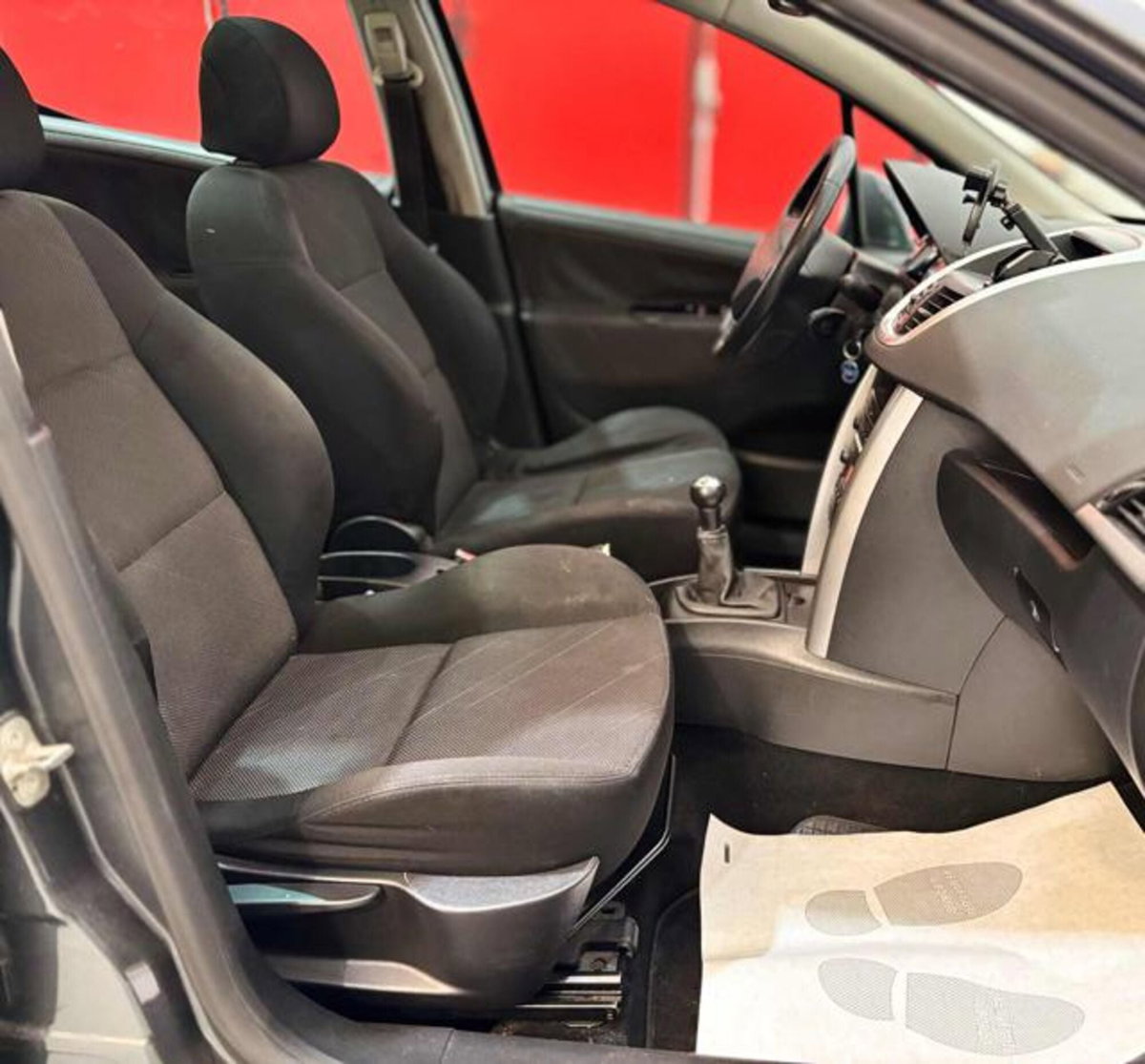Peugeot 207 SW HDi 110CV XS Ciel (12)