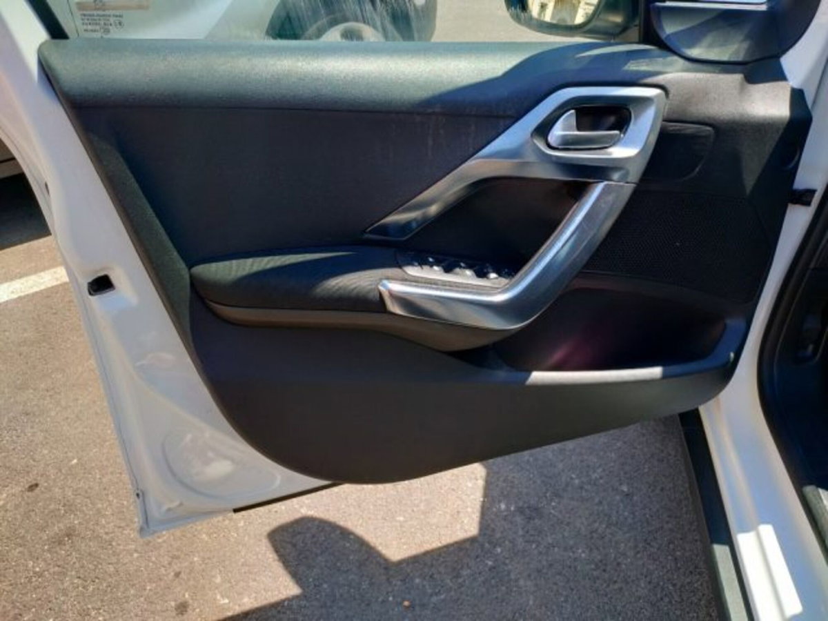 Peugeot 2008 82 Allure (13)