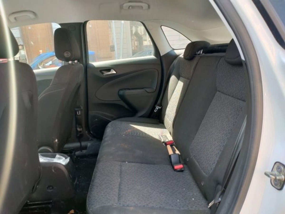 Opel Crossland X 1.2 12V Advance (13)