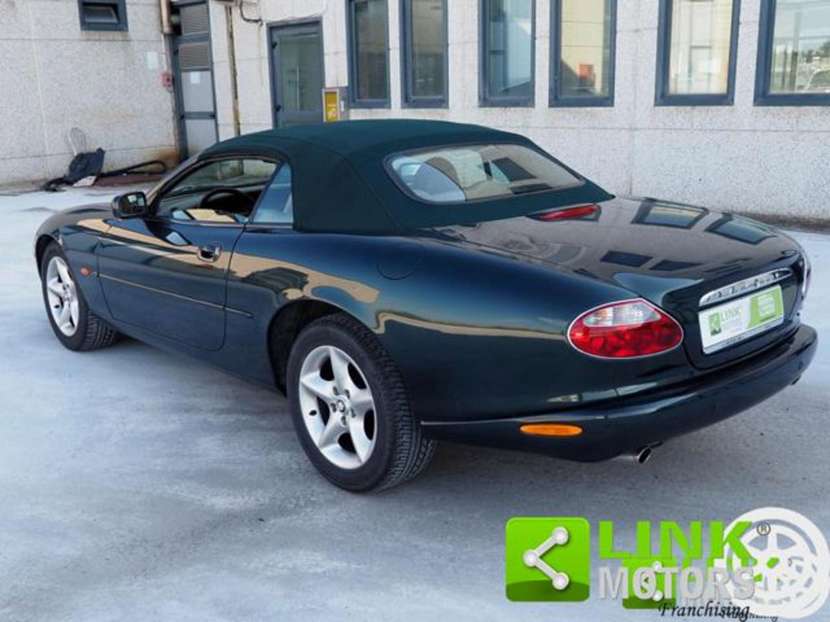 Jaguar XK8 4.0 Convertibile (7)