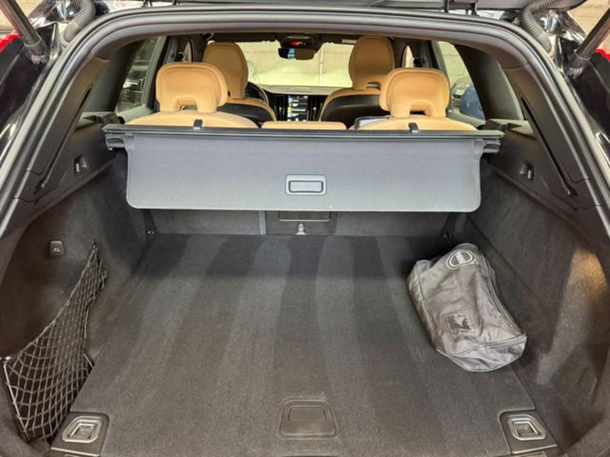 Volvo XC60 B4 (d) AWD Geartronic Inscription (15)