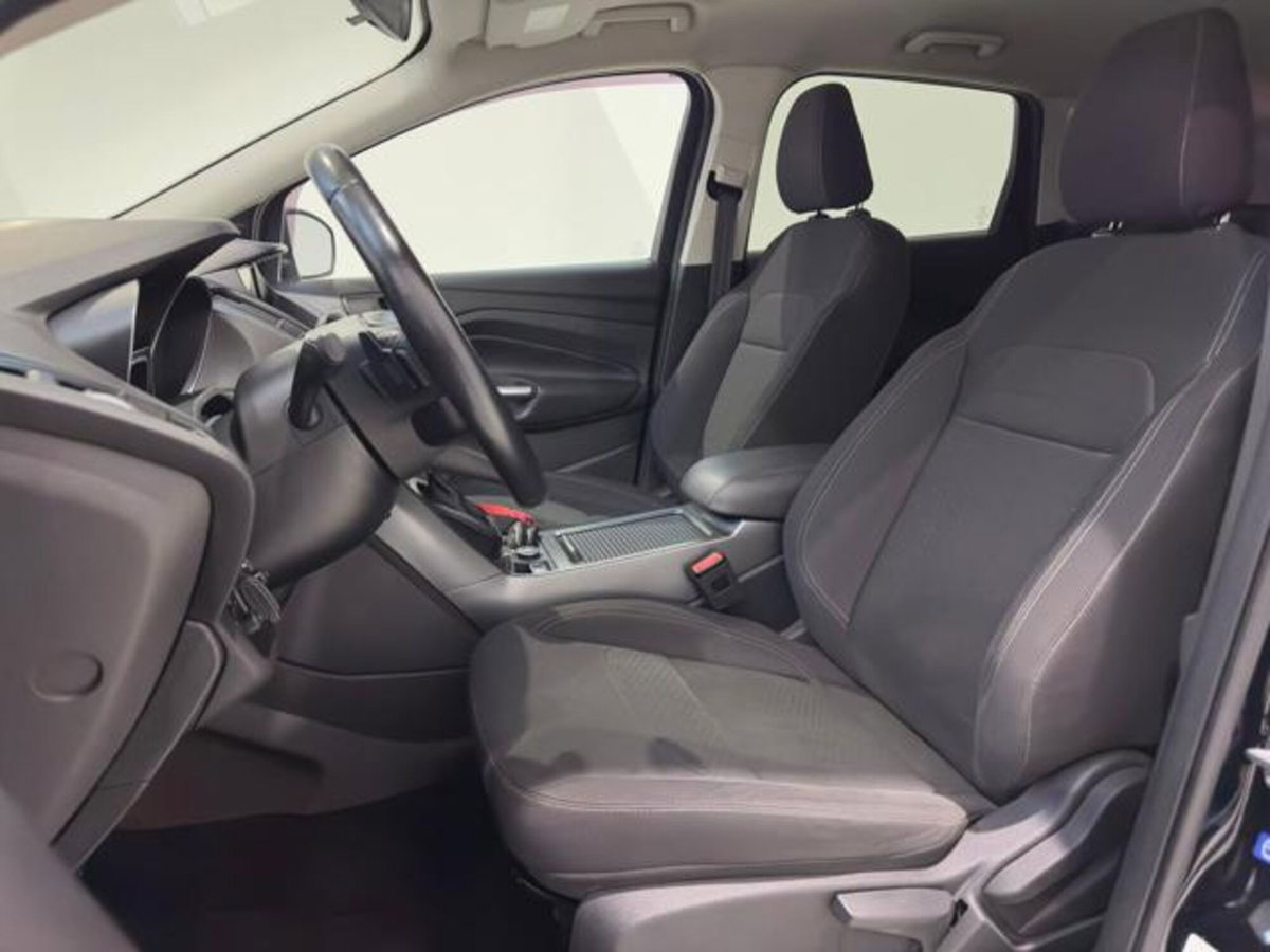 Ford Kuga 1.5 TDCI 120 CV S&S 2WD Business (11)