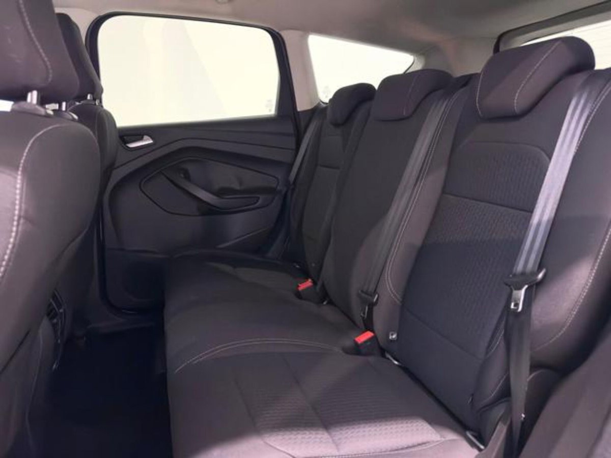 Ford Kuga 1.5 TDCI 120 CV S&S 2WD Business (12)