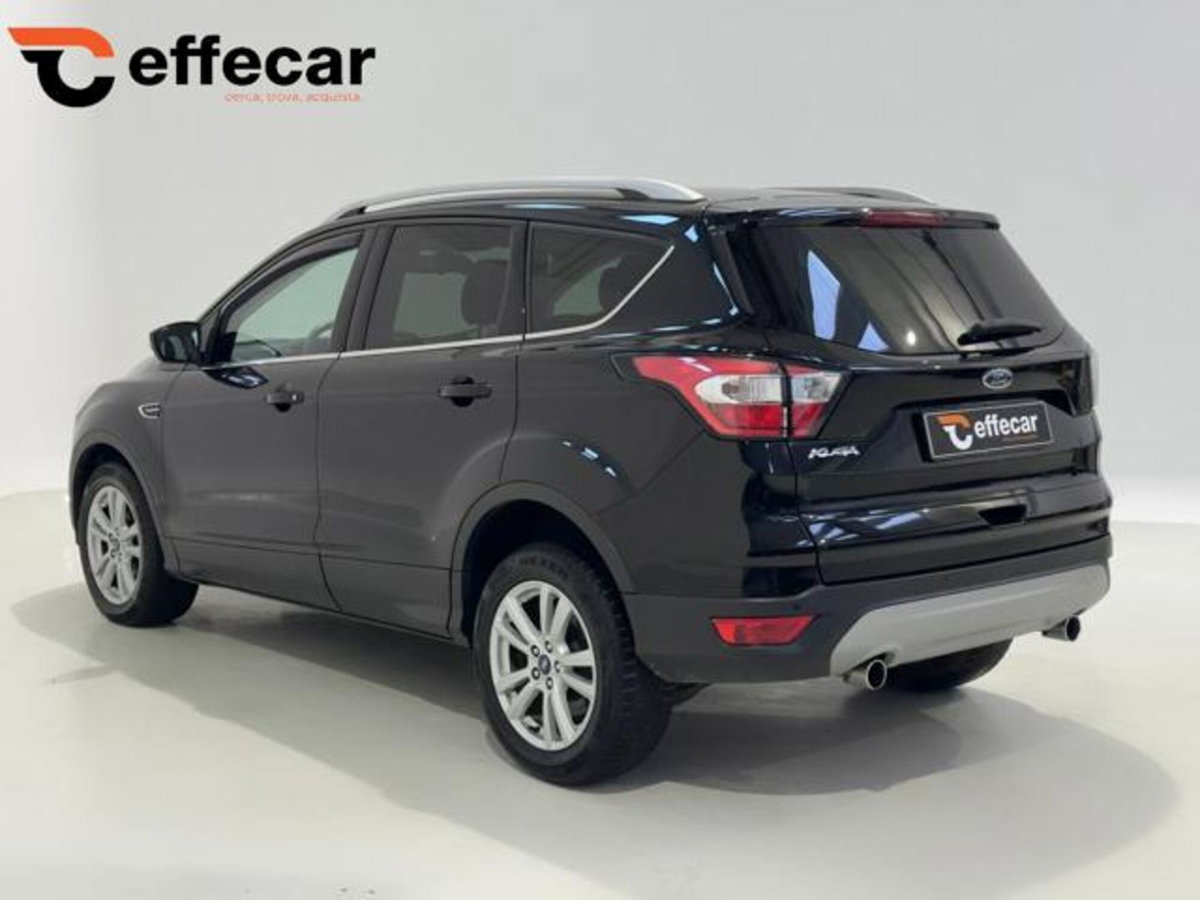 Ford Kuga 1.5 TDCI 120 CV S&S 2WD Business (4)