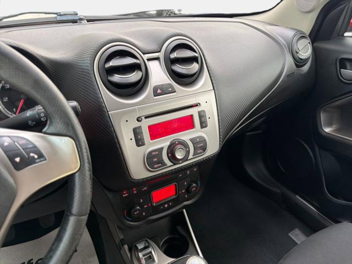 Alfa Romeo MiTo 1.3 JTDm-2 95 CV S&S Distinctive Sport Pack (10)