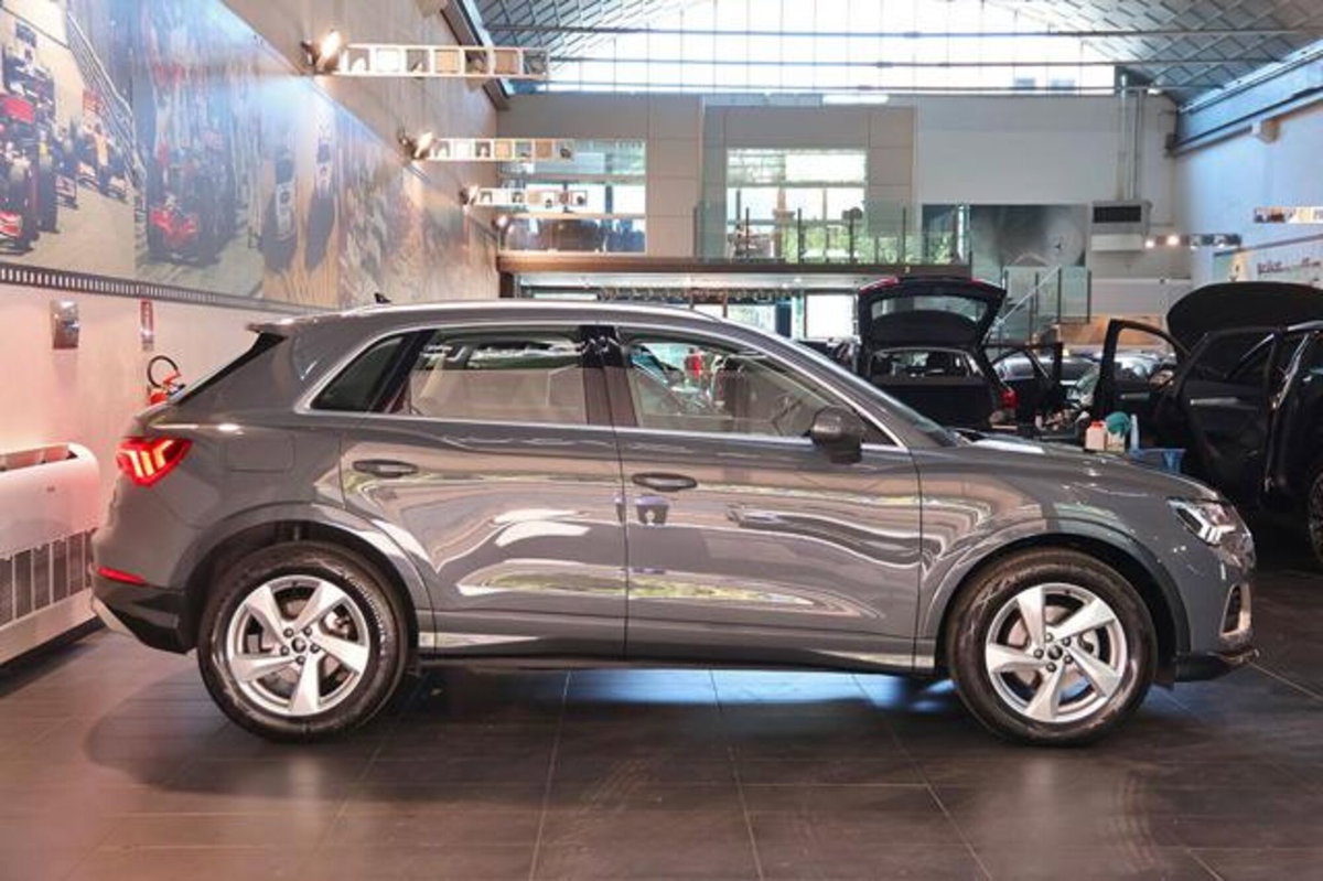 Audi Q3 35 2.0 tdi Business Advanced s-tronic (2)
