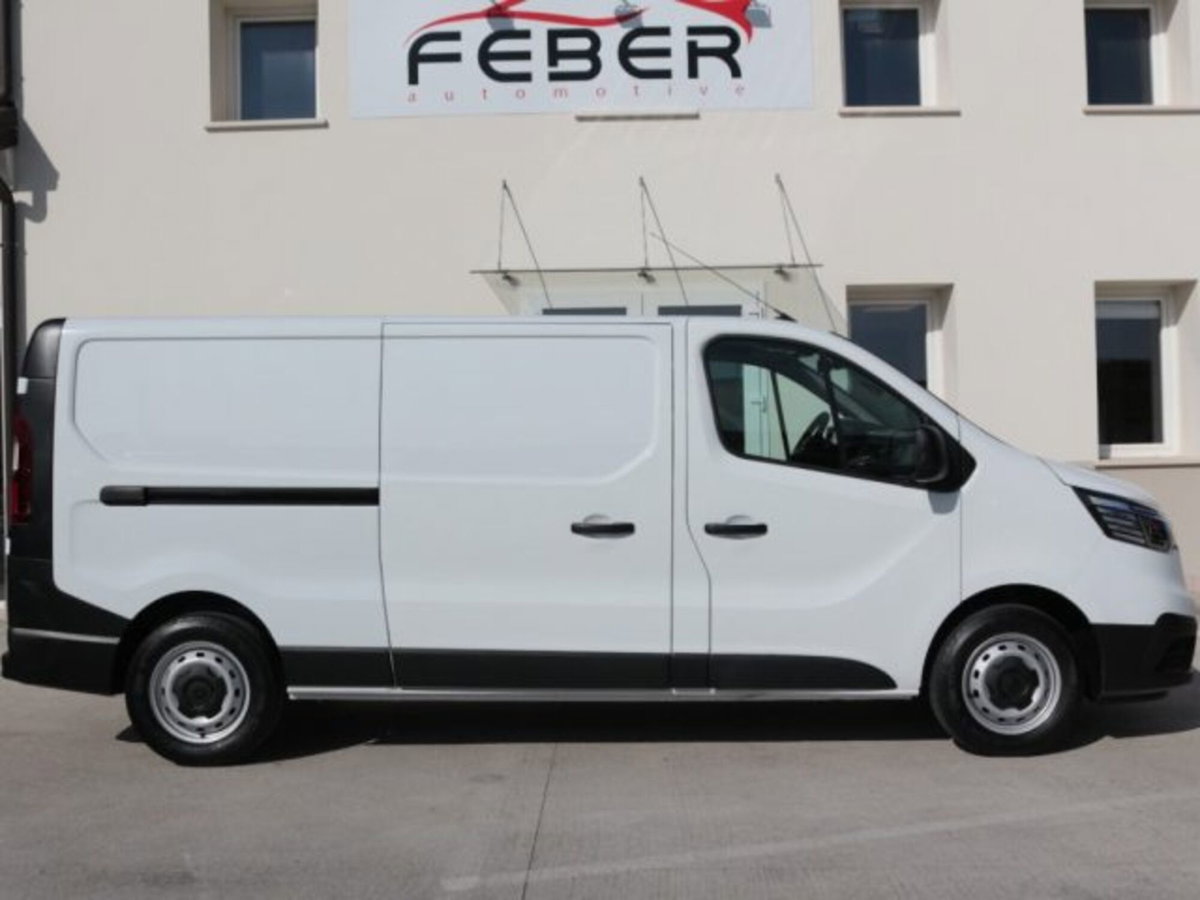 Renault Trafic Furgone van T30 2.0 blue dci 110cv L2H1 (5)
