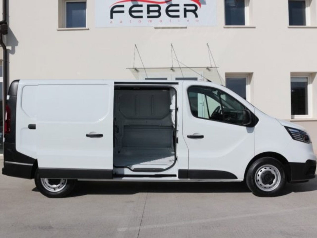 Renault Trafic Furgone van T30 2.0 blue dci 110cv L2H1 (6)