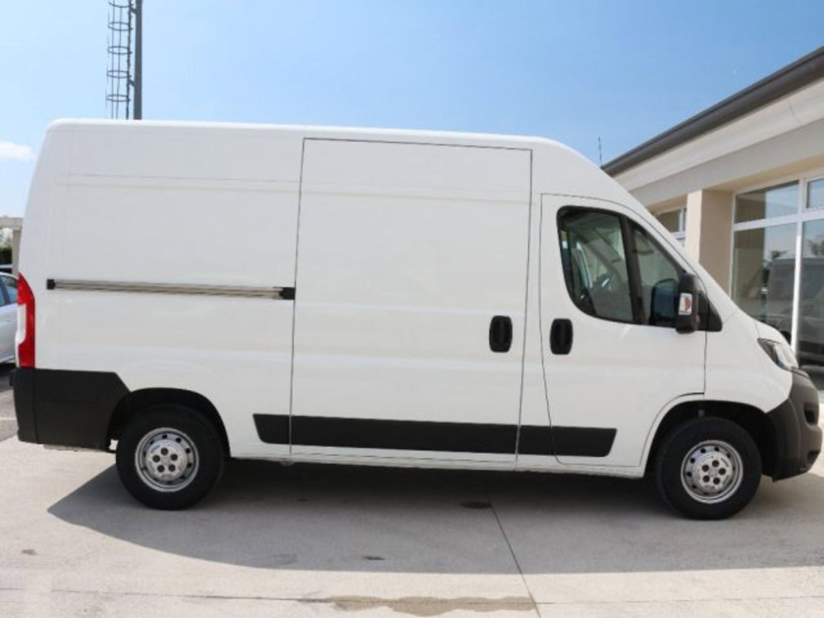 Peugeot Boxer Furgone 335 L2H2 2.2 bluehdi 140cv S&S vetrato (5)