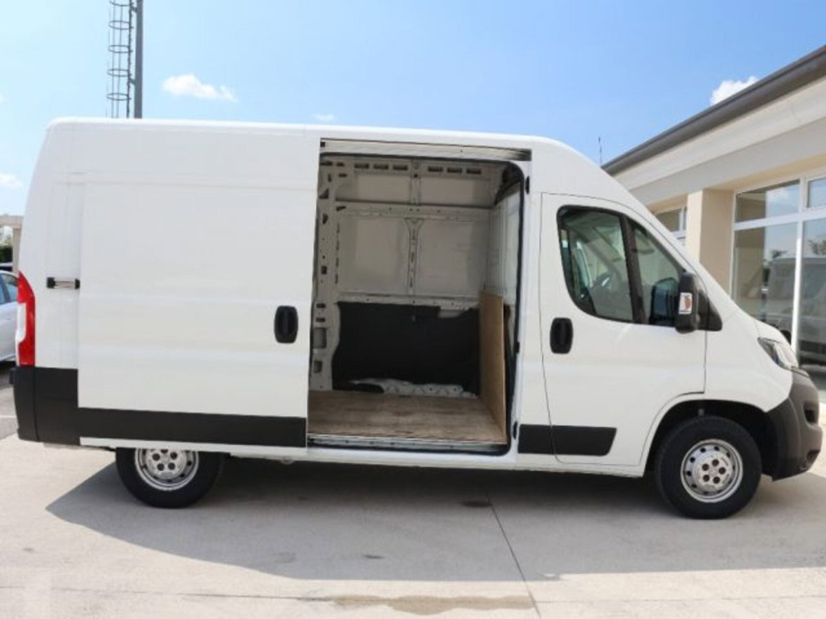 Peugeot Boxer Furgone 335 L2H2 2.2 bluehdi 140cv S&S vetrato (6)