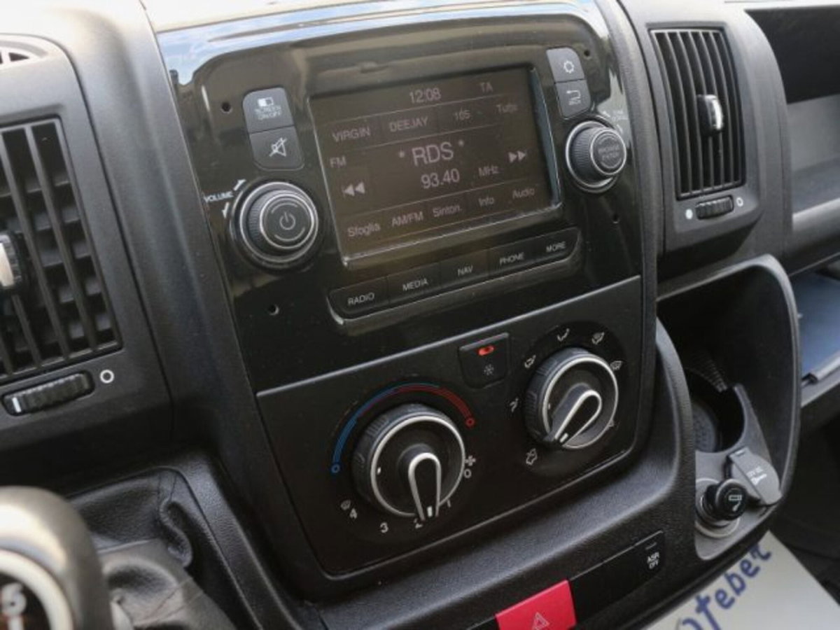 Peugeot Boxer Furgone 335 L2H2 2.2 bluehdi 140cv S&S vetrato (9)