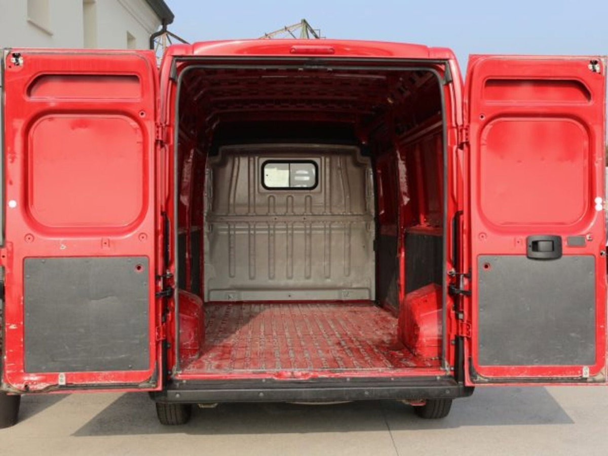 Peugeot Boxer Furgone 35 L3H2 2.2 diesel 140cv S&S vetrato at8 (4)