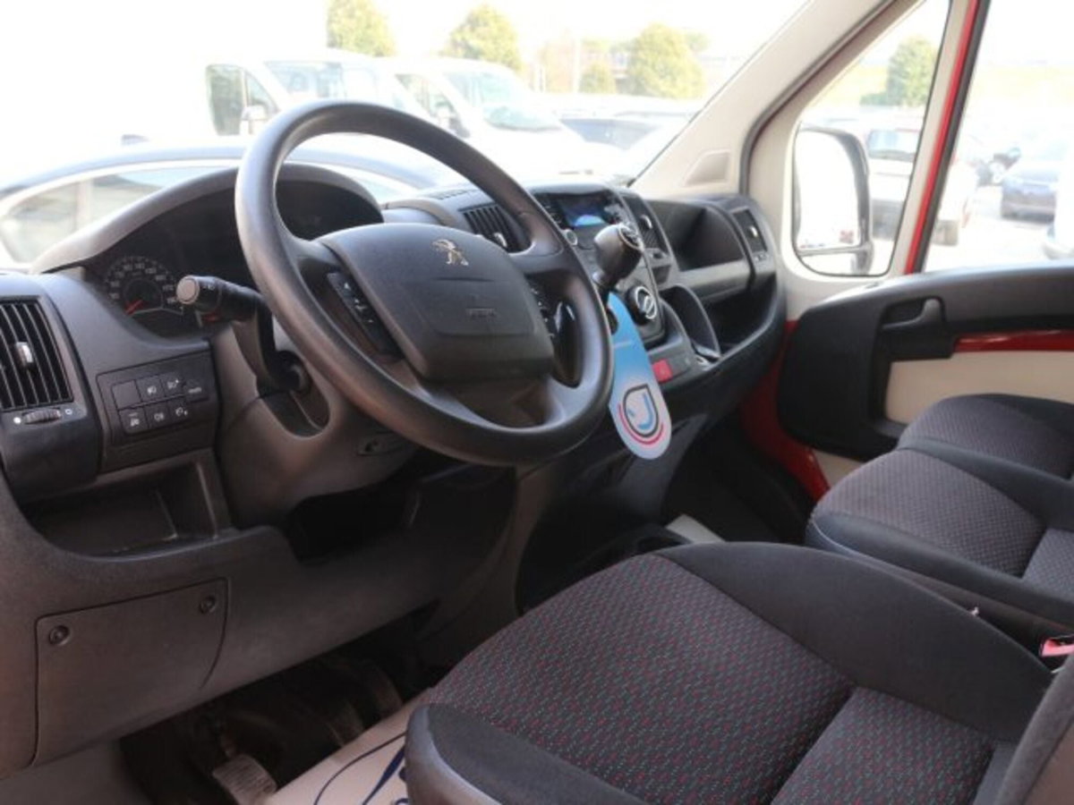 Peugeot Boxer Furgone 35 L3H2 2.2 diesel 140cv S&S vetrato at8 (7)