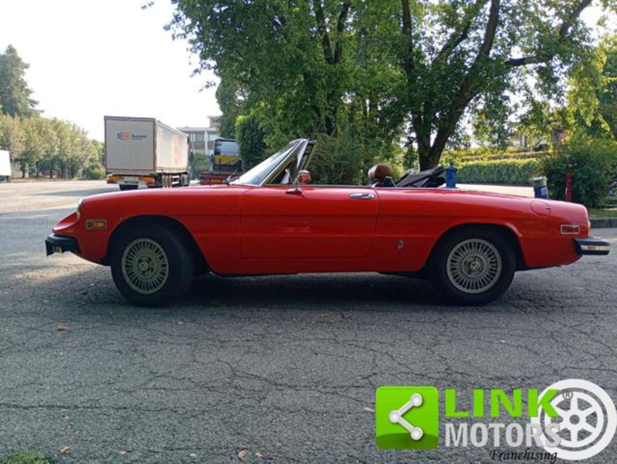 Alfa Romeo Spider 2.0 Veloce (10)