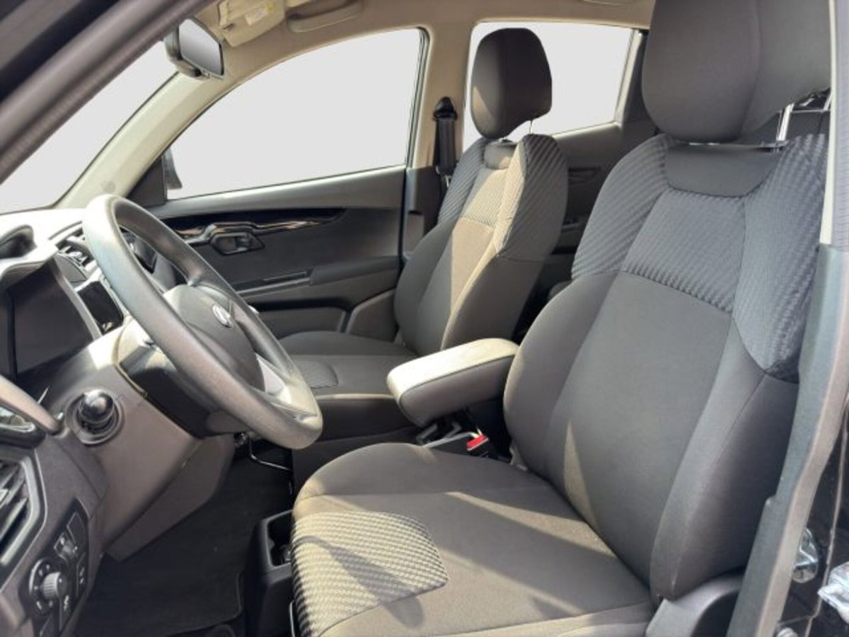 Mahindra KUV100 1.2 K8 (10)