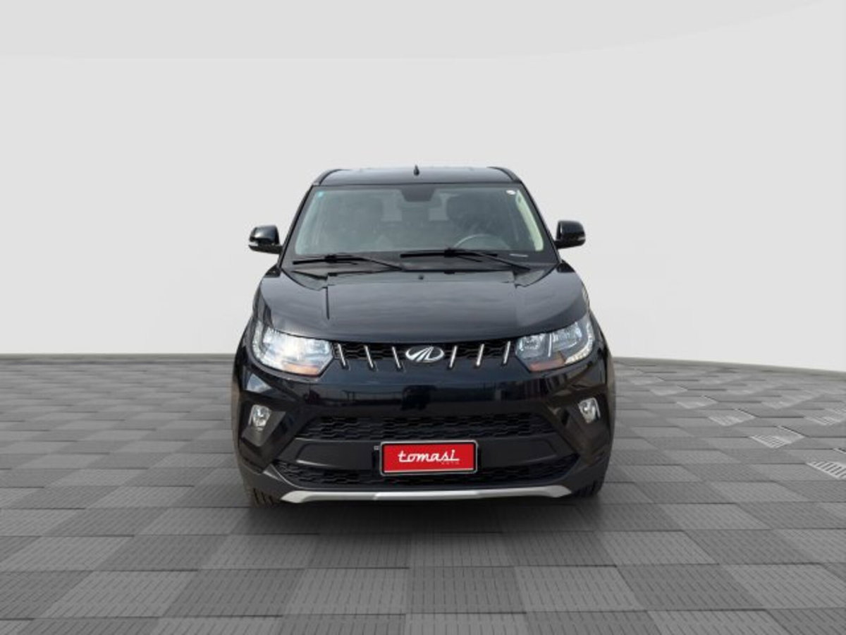 Mahindra KUV100 1.2 K8 (8)