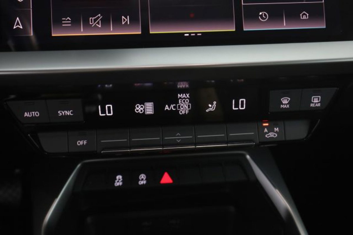 Audi A3 Sportback 30 TDI S tronic Business (12)