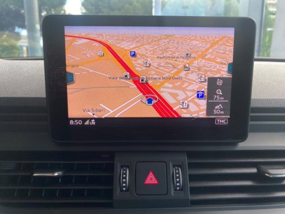 Audi Q5 40 TDI quattro S tronic Business Sport (11)