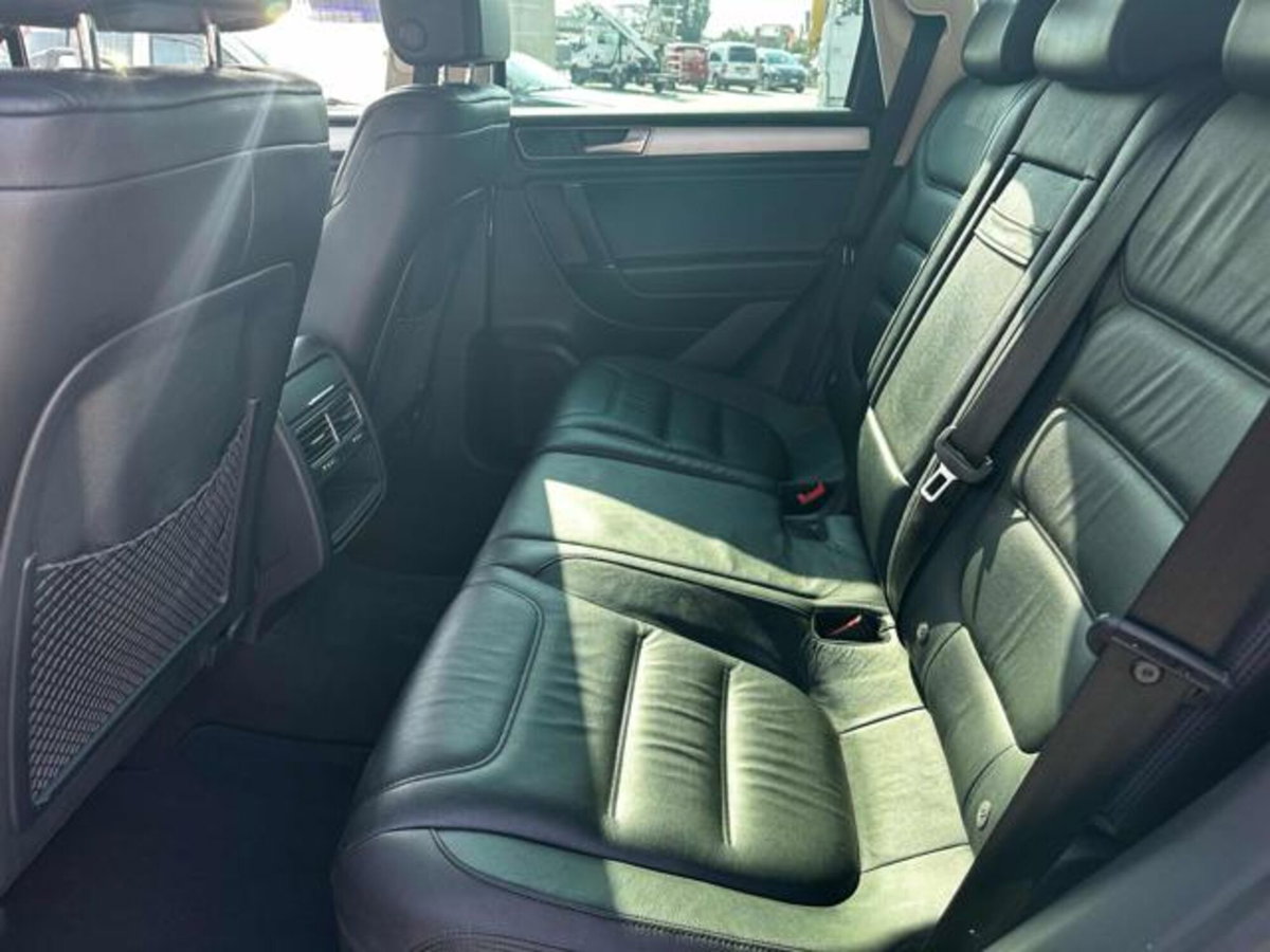 Volkswagen Touareg 3.0 TDI 204 CV tiptronic BlueMotion Techn. Executive (10)