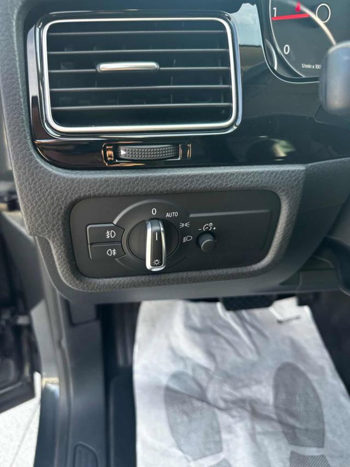 Volkswagen Touareg 3.0 TDI 204 CV tiptronic BlueMotion Techn. Executive (16)