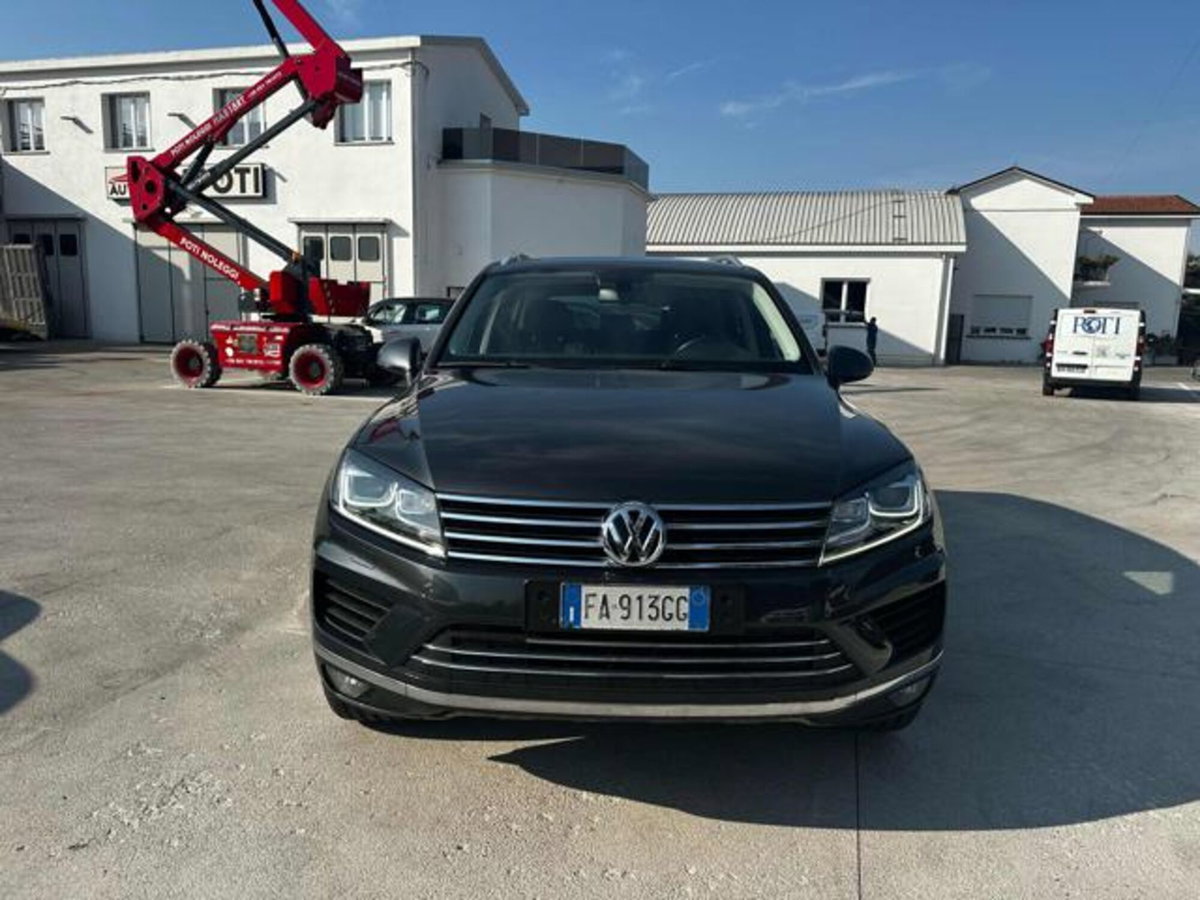 Volkswagen Touareg 3.0 TDI 204 CV tiptronic BlueMotion Techn. Executive (2)