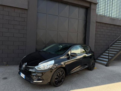Renault Clio 1.2 75 CV 5 porte Duel usata