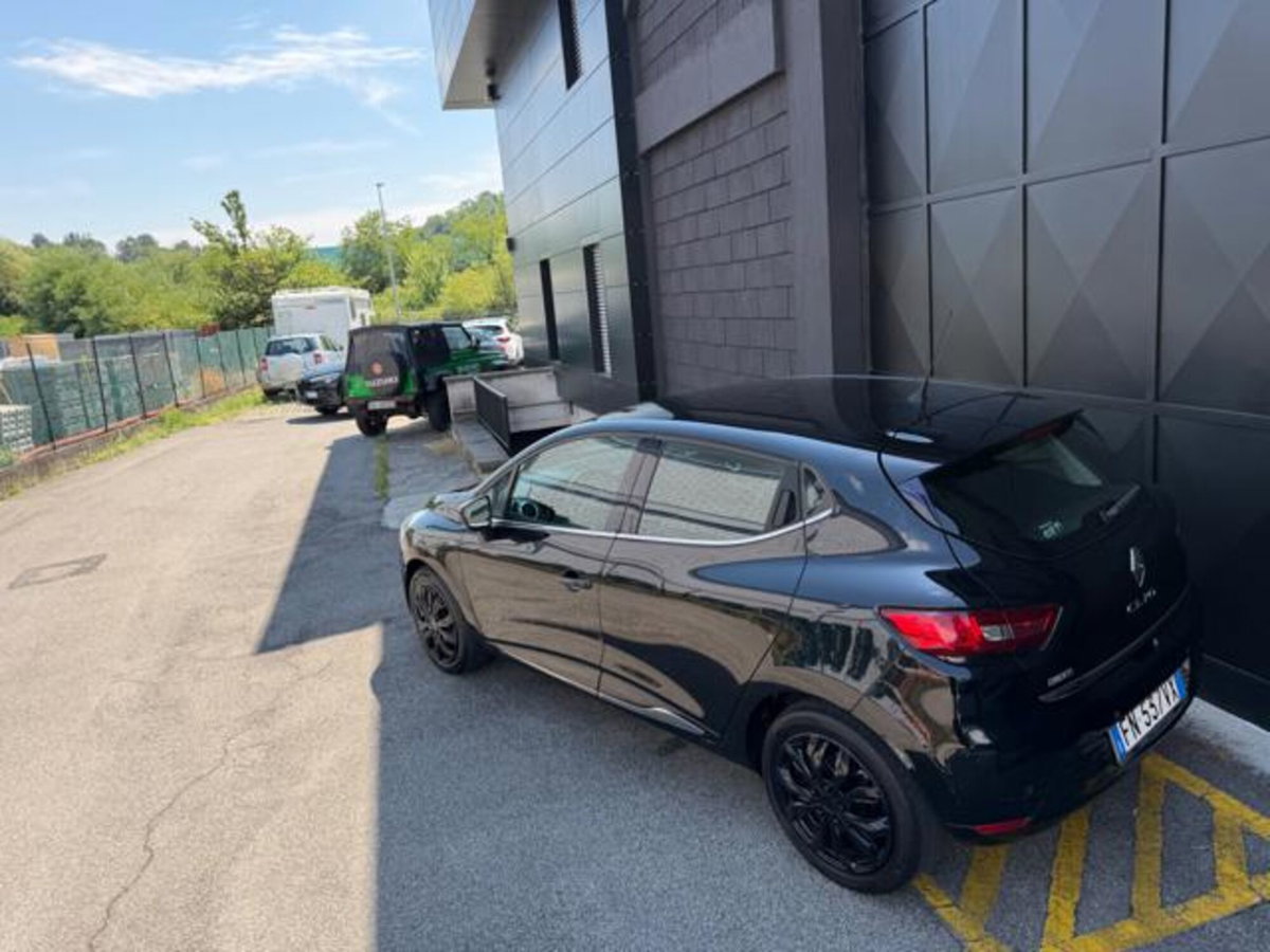 Renault Clio 1.2 75 CV 5 porte Duel (4)