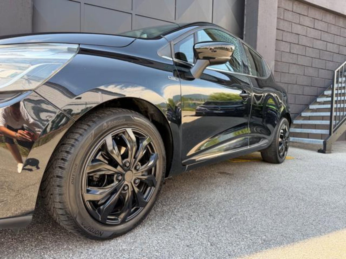Renault Clio 1.2 75 CV 5 porte Duel (6)