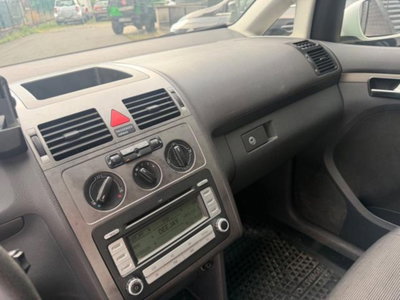 Volkswagen Touran Highline Ecofuel (14)