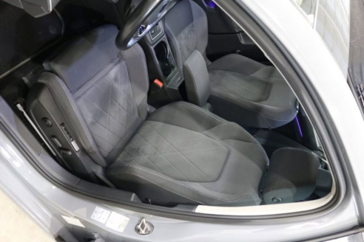 Volkswagen Golf 1.5 eTSI 150 CV EVO ACT DSG Style (10)