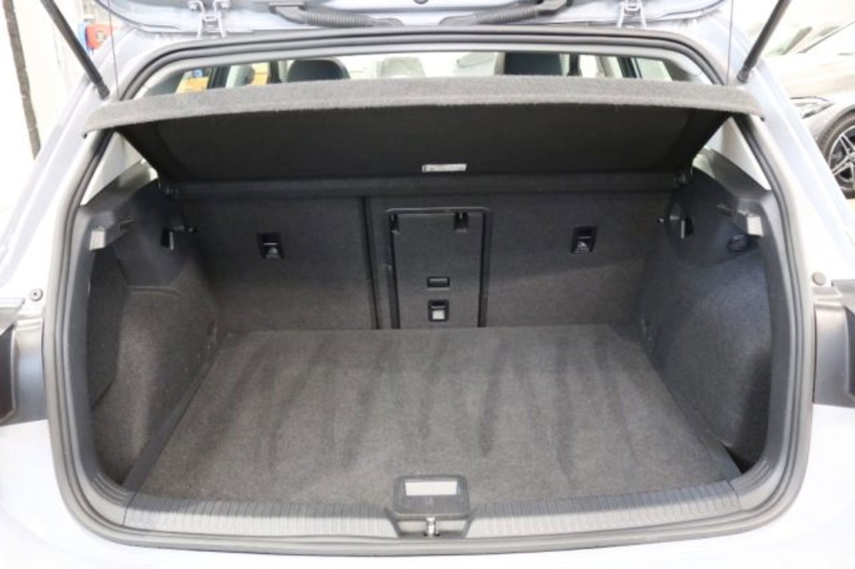 Volkswagen Golf 1.5 eTSI 150 CV EVO ACT DSG Style (16)