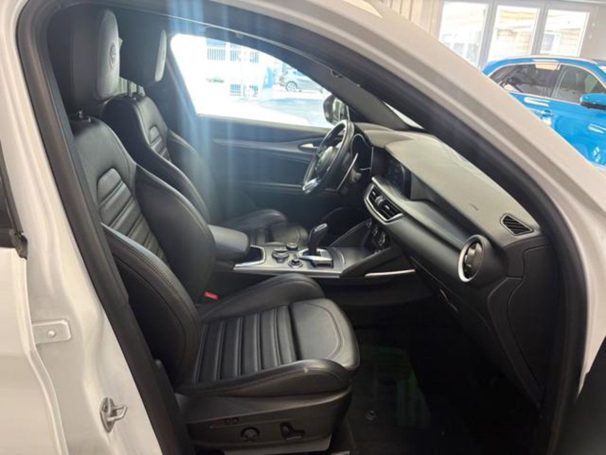Alfa Romeo Stelvio Stelvio 2.0 Turbo 200 CV AT8 Q4 B-Tech (18)
