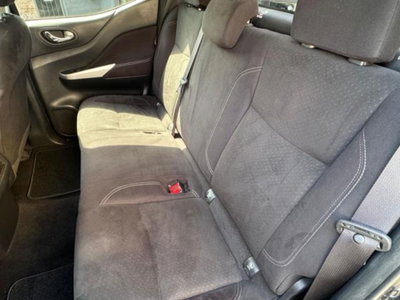 Nissan Navara 2.3 dCi 4WD King Cab N-Connecta (14)