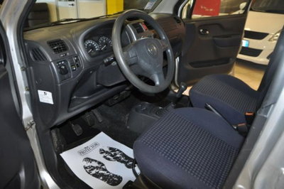 Opel Agila 1.0 12V Club (7)