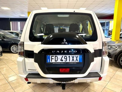 Mitsubishi Pajero 3.2 DI-D 16V aut. 5p. Instyle DPF (5)