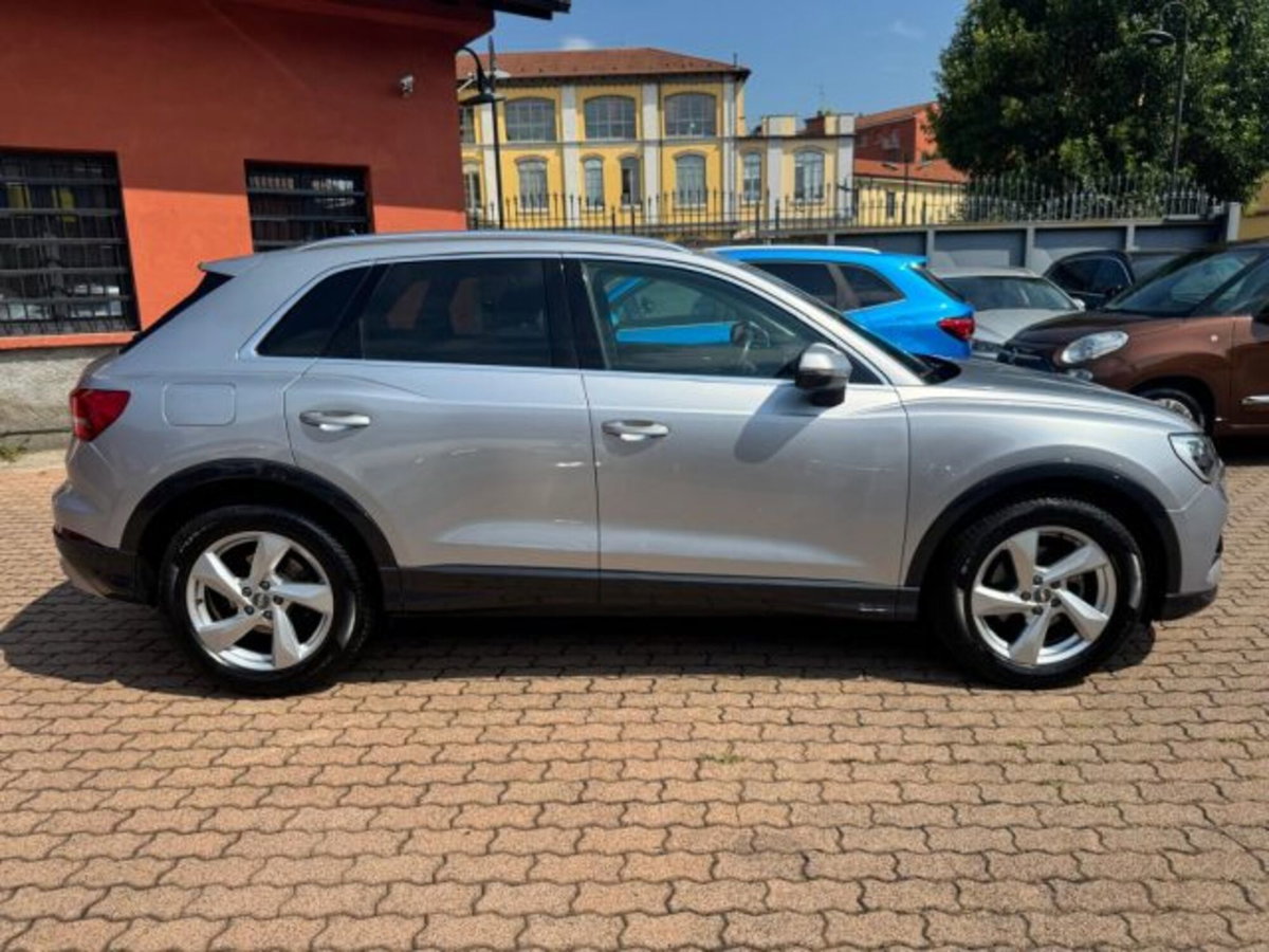 Audi Q3 35 TDI quattro S tronic Business Advanced (2)