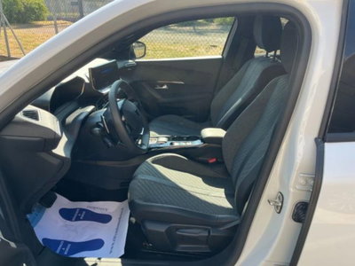 Peugeot 2008 1.2 hybrid Allure 145cv e-dcs6 (11)