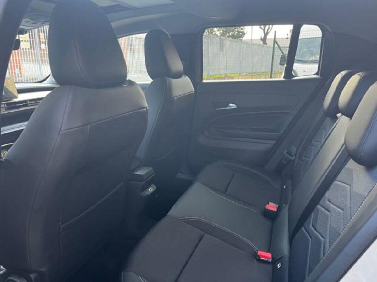 Jeep Avenger 1.2 turbo Summit fwd 100cv (12)