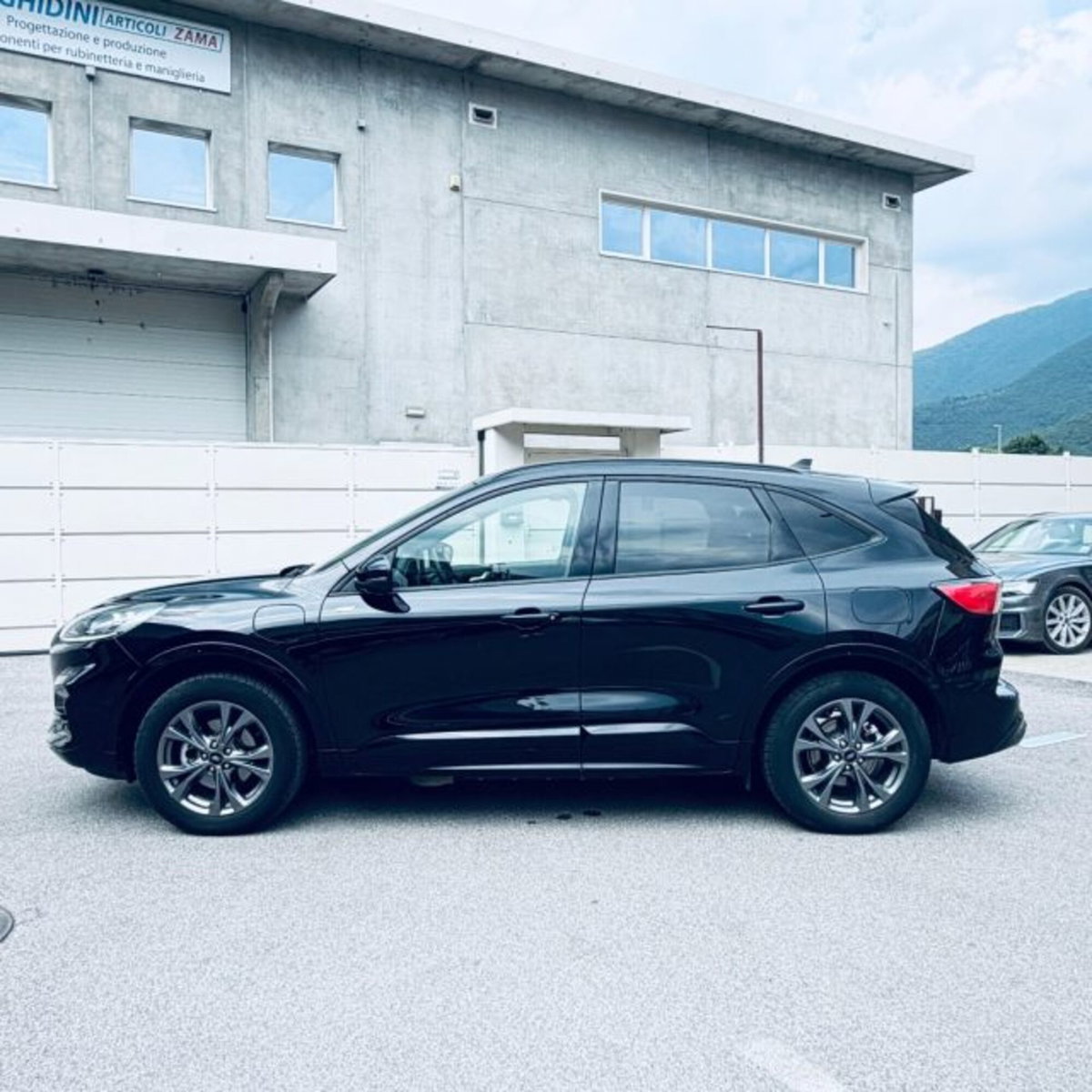 Ford Kuga 2.5 Plug In Hybrid 225 CV CVT 2WD ST-Line (3)