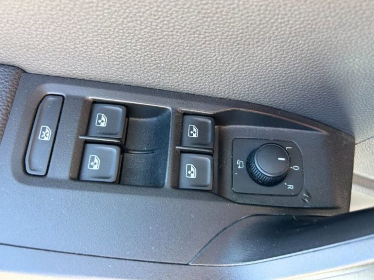 SEAT Ibiza 1.0 TGI 5 porte FR (14)