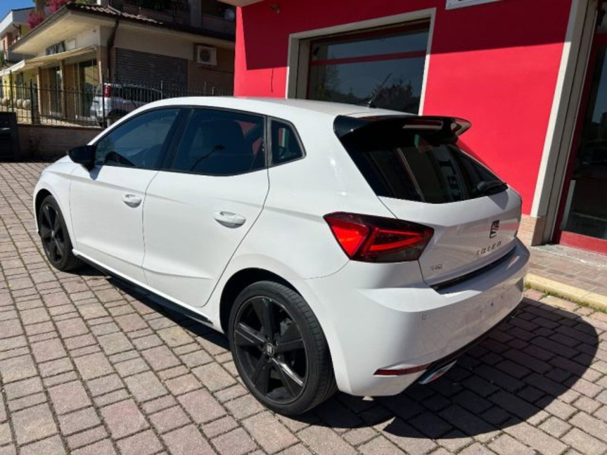 SEAT Ibiza 1.0 TGI 5 porte FR (4)