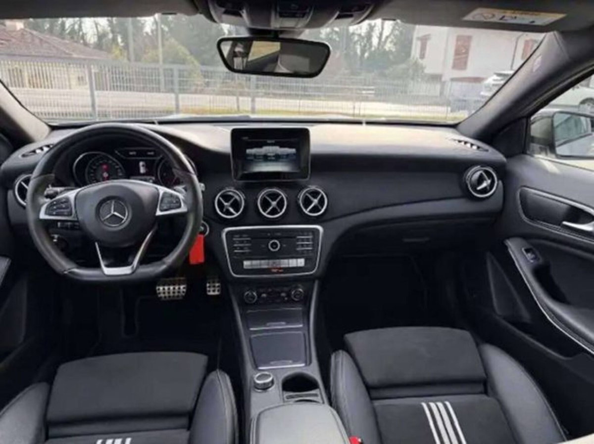 Mercedes-Benz GLA SUV 220 d Automatic 4Matic Premium (11)