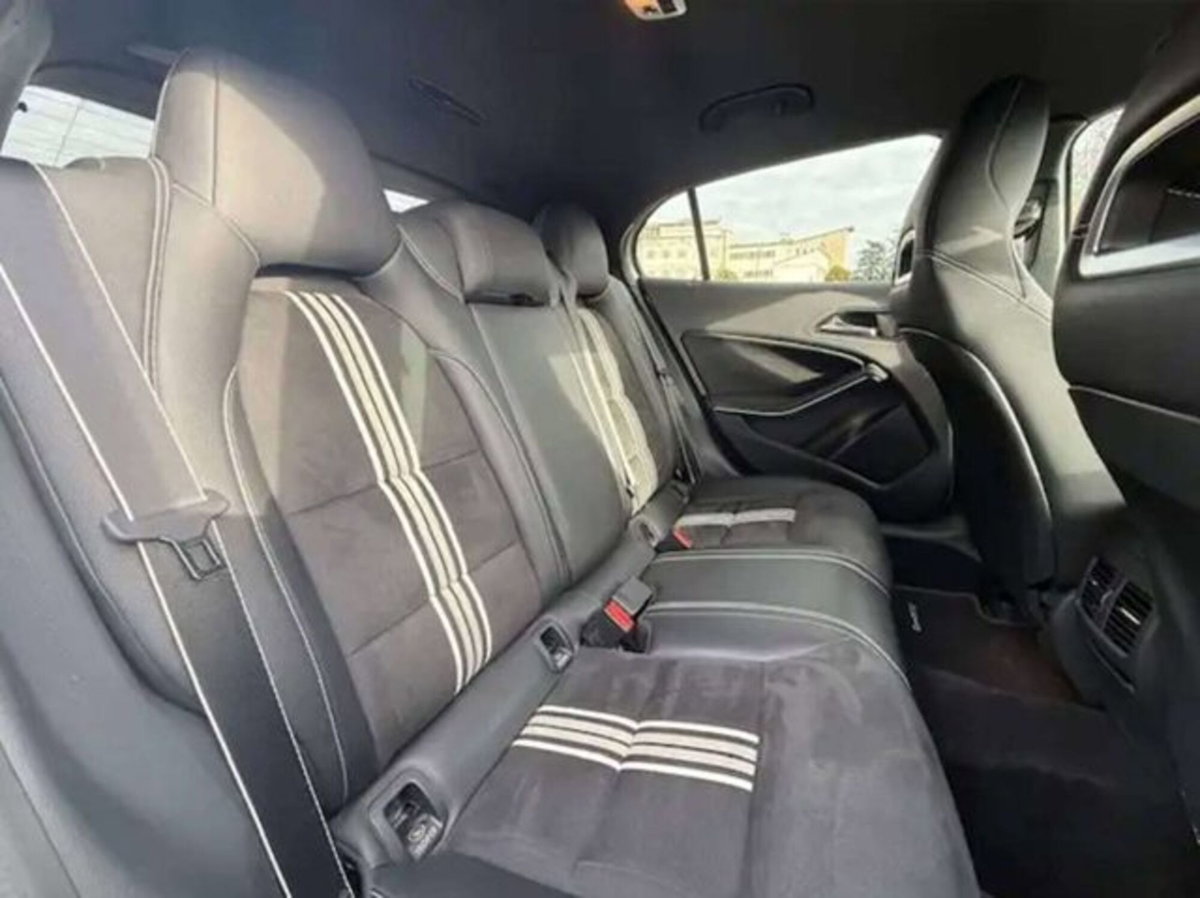 Mercedes-Benz GLA SUV 220 d Automatic 4Matic Premium (15)