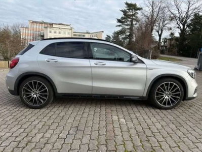 Mercedes-Benz GLA SUV 220 d Automatic 4Matic Premium (4)