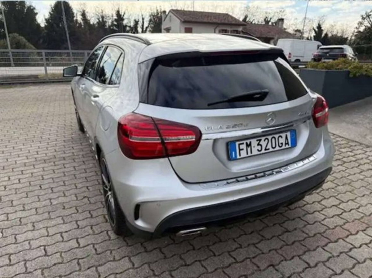Mercedes-Benz GLA SUV 220 d Automatic 4Matic Premium (6)