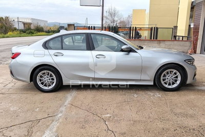BMW Serie 3 318d (4)