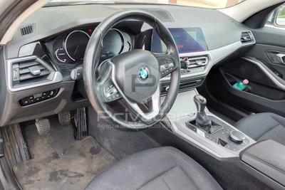 BMW Serie 3 318d (8)