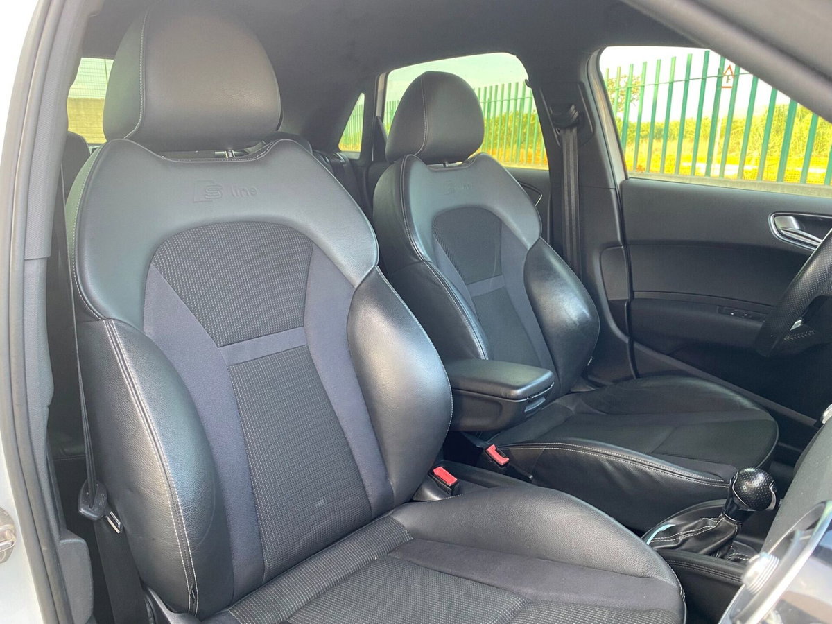 Audi A1 1.6 TDI S tronic S line edition (18)